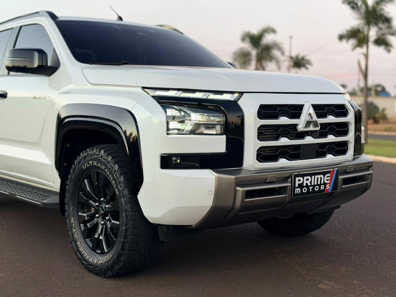 MITSUBISHI Triton - Foto