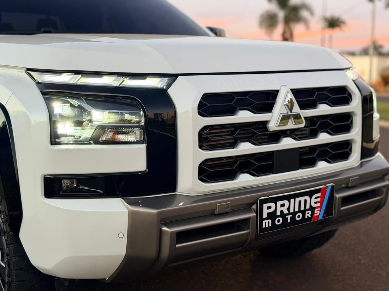 MITSUBISHI Triton - Foto