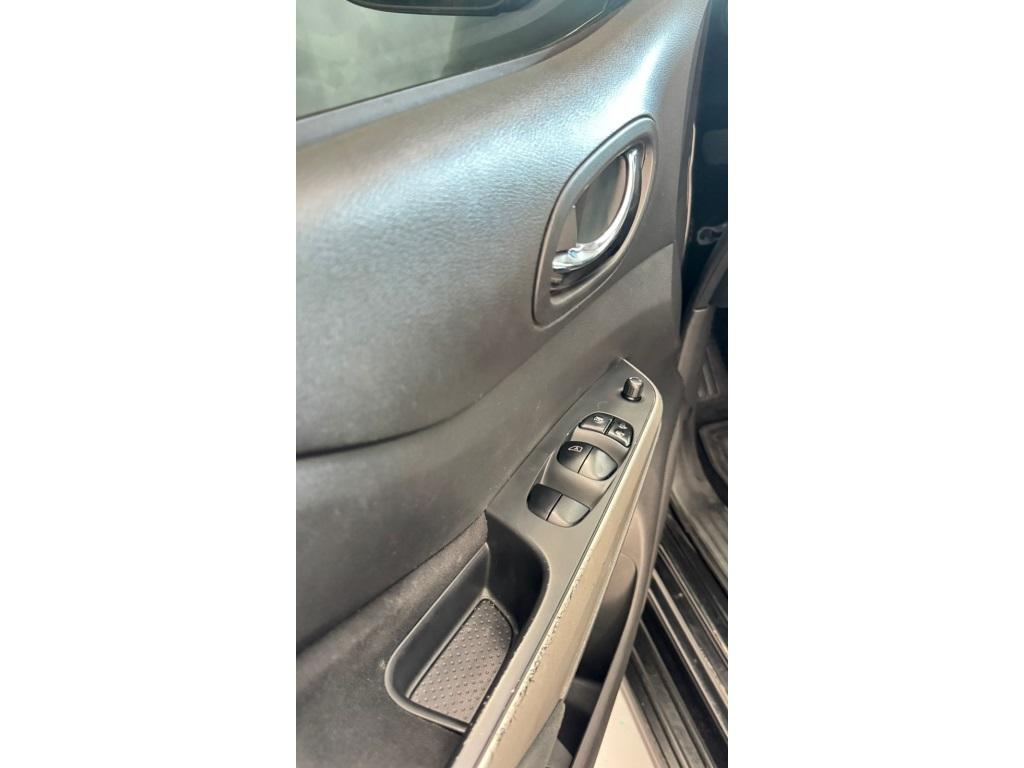 NISSAN Frontier - Foto