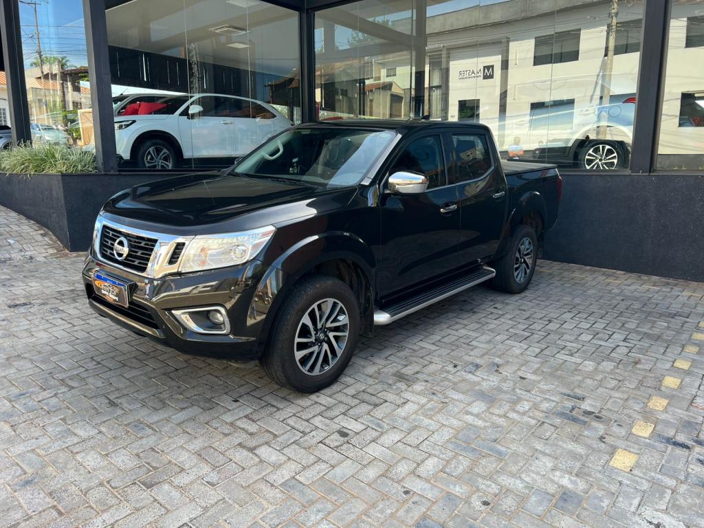 NISSAN Frontier - Foto