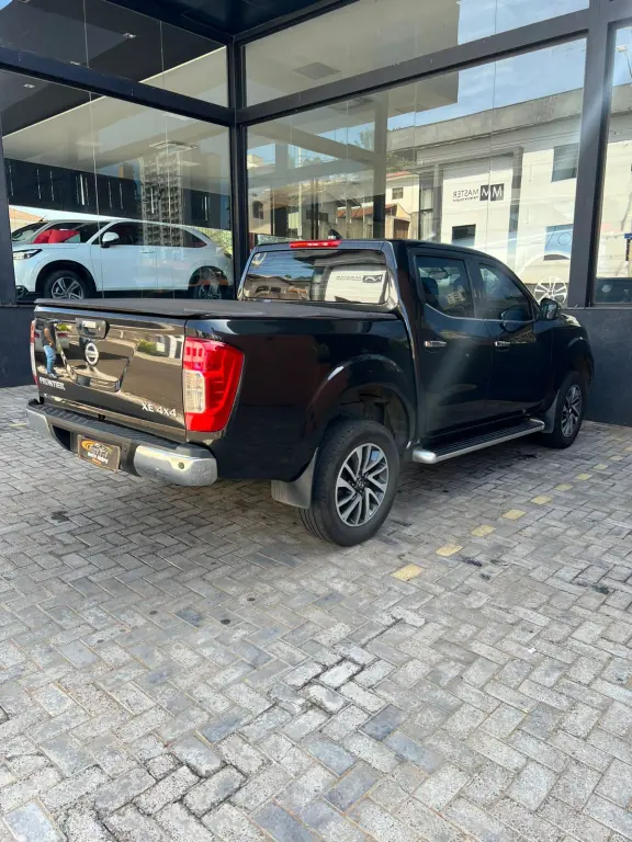 NISSAN Frontier - Foto
