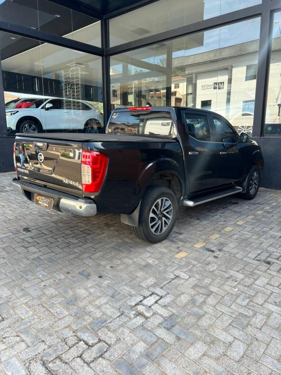 NISSAN Frontier - Foto