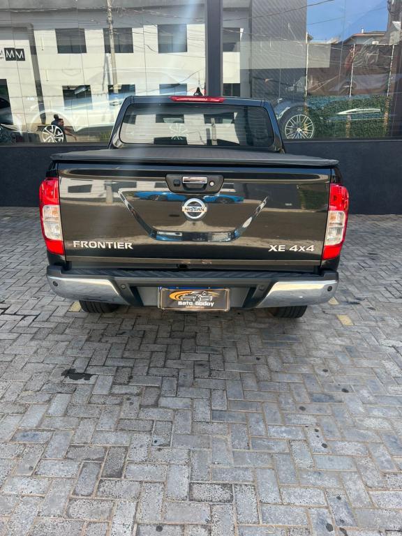 NISSAN Frontier - Foto