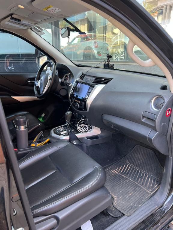 NISSAN Frontier - Foto