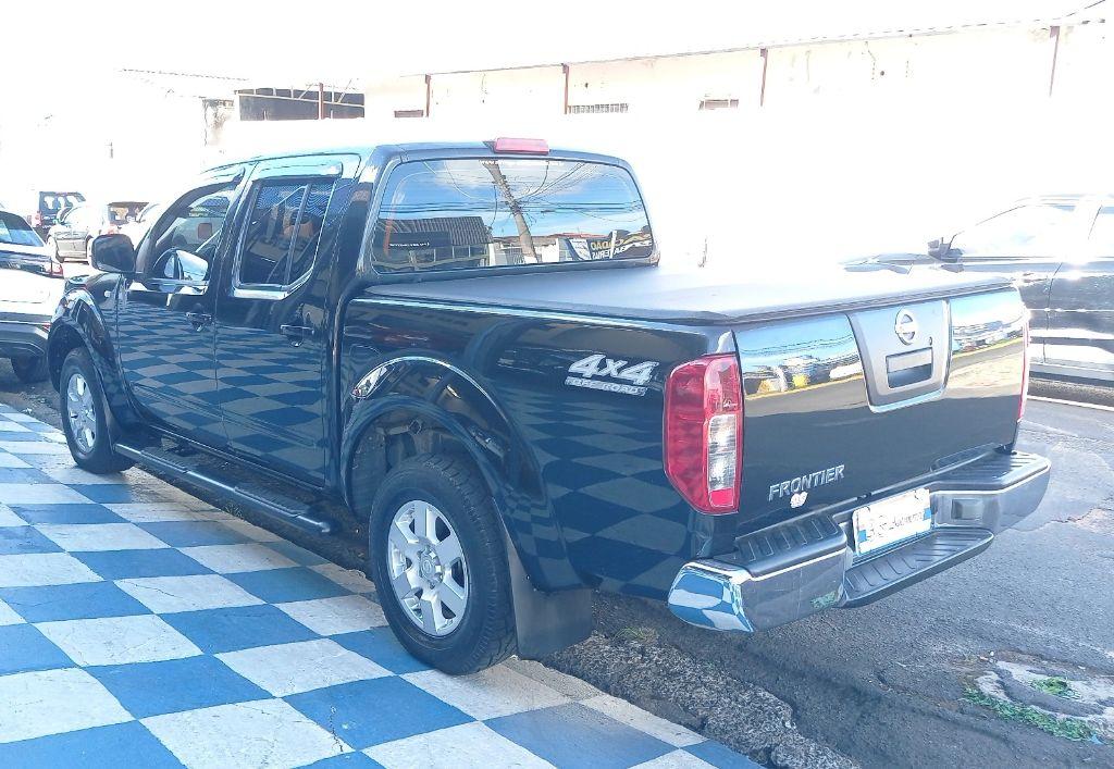 NISSAN Frontier - Foto