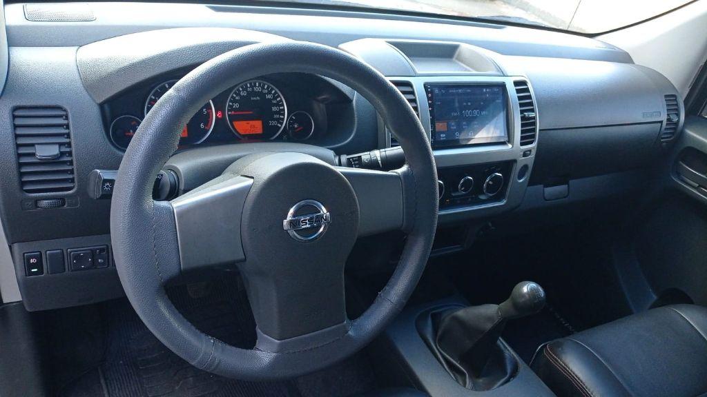 NISSAN Frontier - Foto