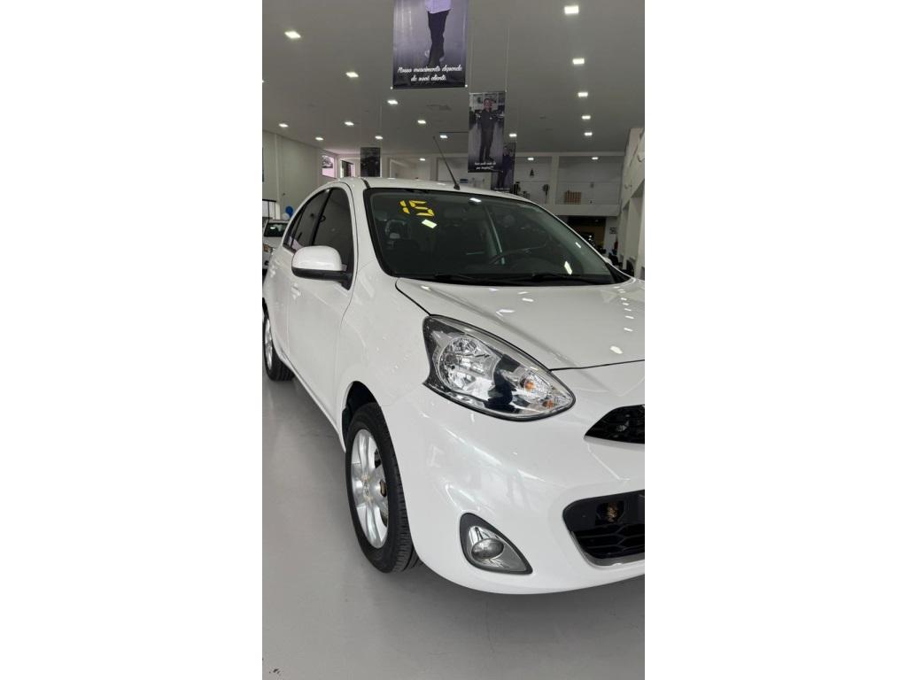 NISSAN March - Foto