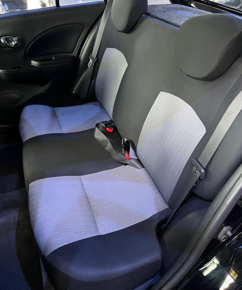 NISSAN March - Foto