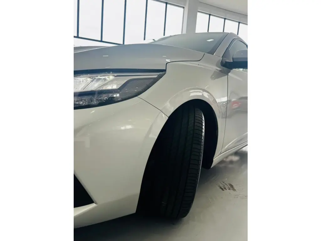 NISSAN Sentra - Foto