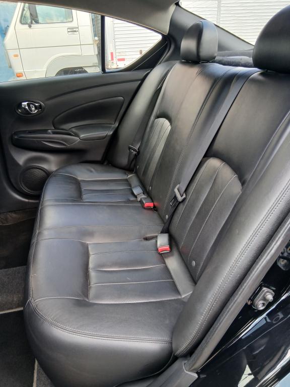 NISSAN Versa Sedan - Foto