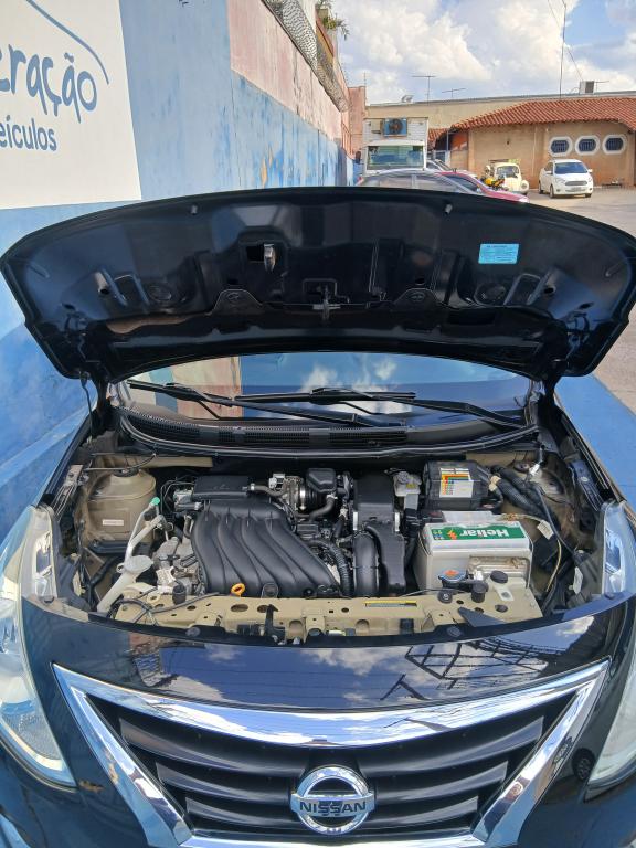 NISSAN Versa Sedan - Foto
