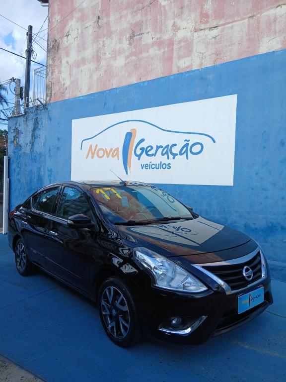 NISSAN Versa Sedan - Foto