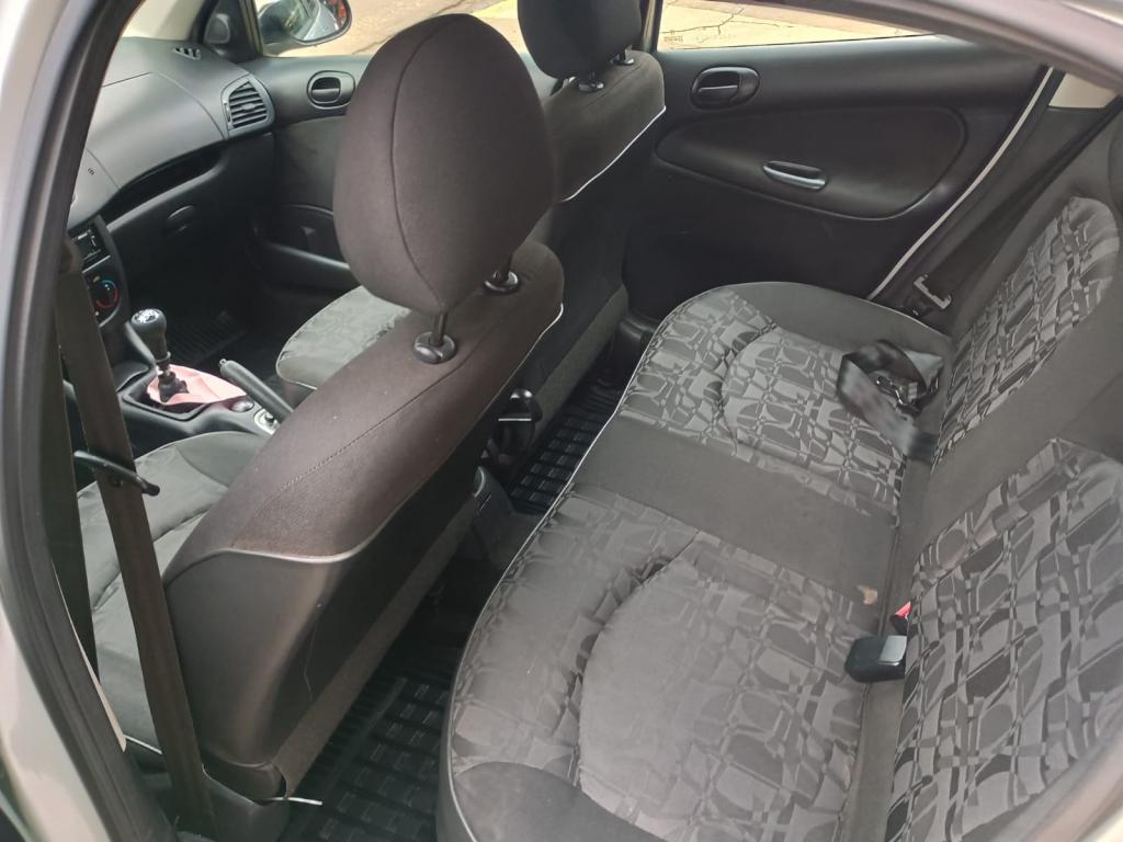 PEUGEOT 207 Hatch - Foto