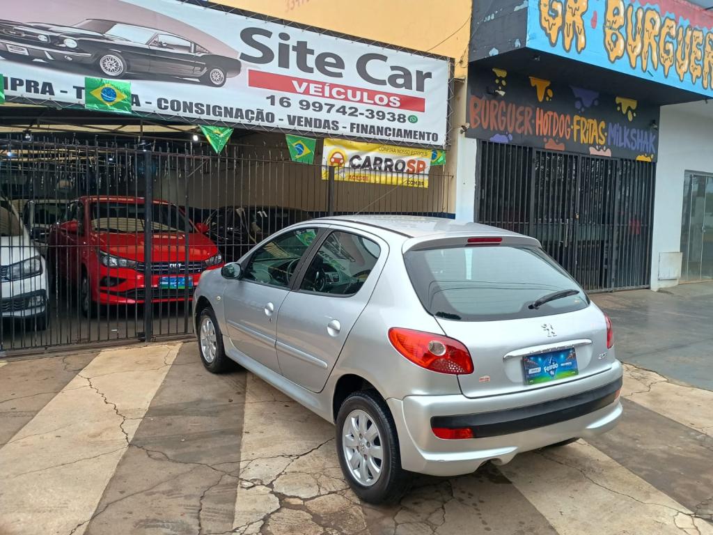 PEUGEOT 207 Hatch - Foto