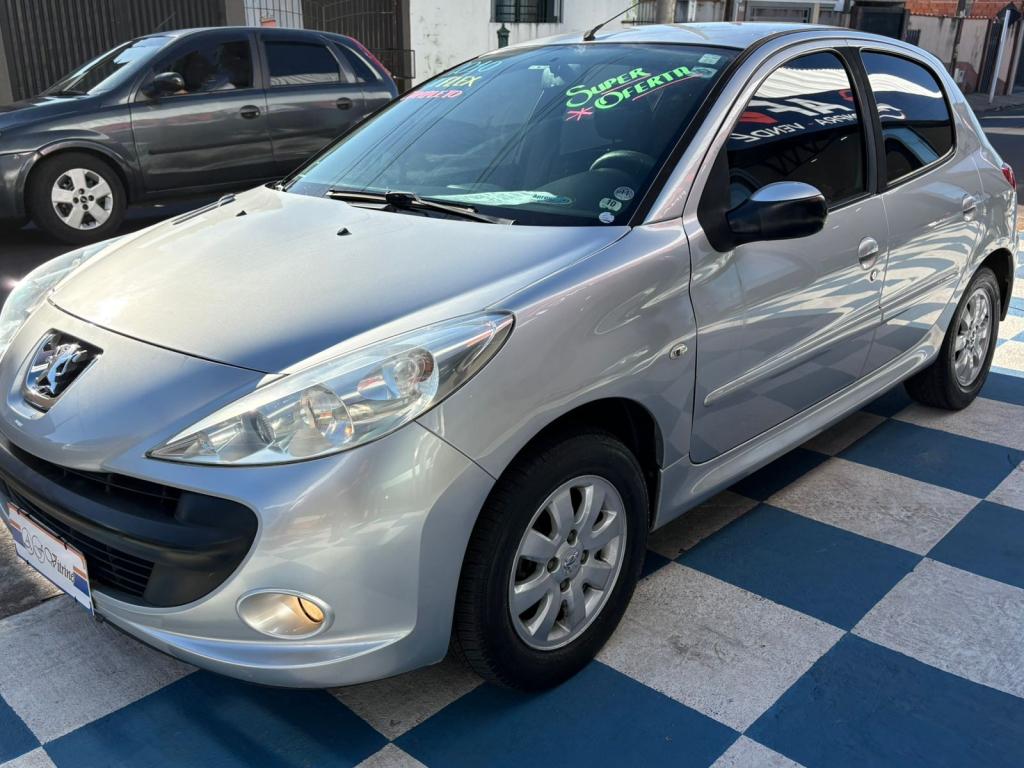 PEUGEOT 207 Hatch - Foto