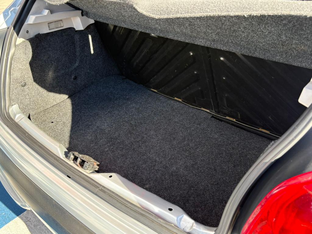 PEUGEOT 207 Hatch - Foto