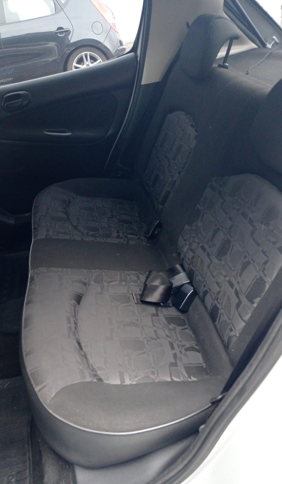 PEUGEOT 207 Hatch - Foto