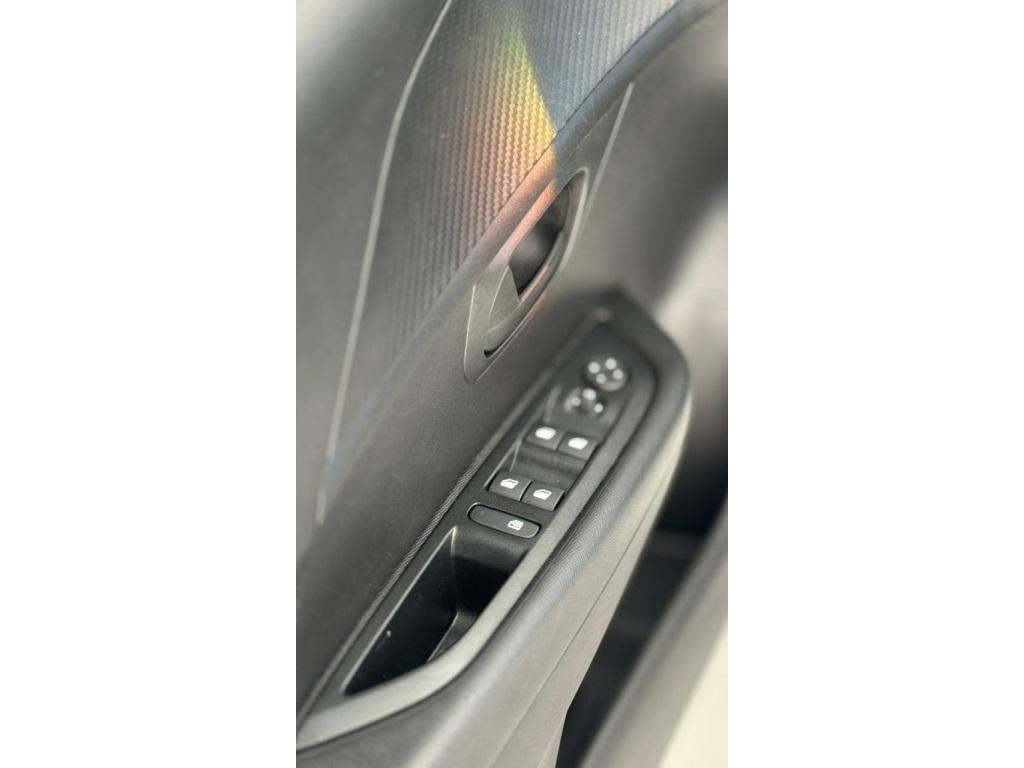 PEUGEOT 208 - Foto