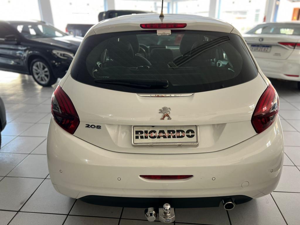 PEUGEOT 208 - Foto