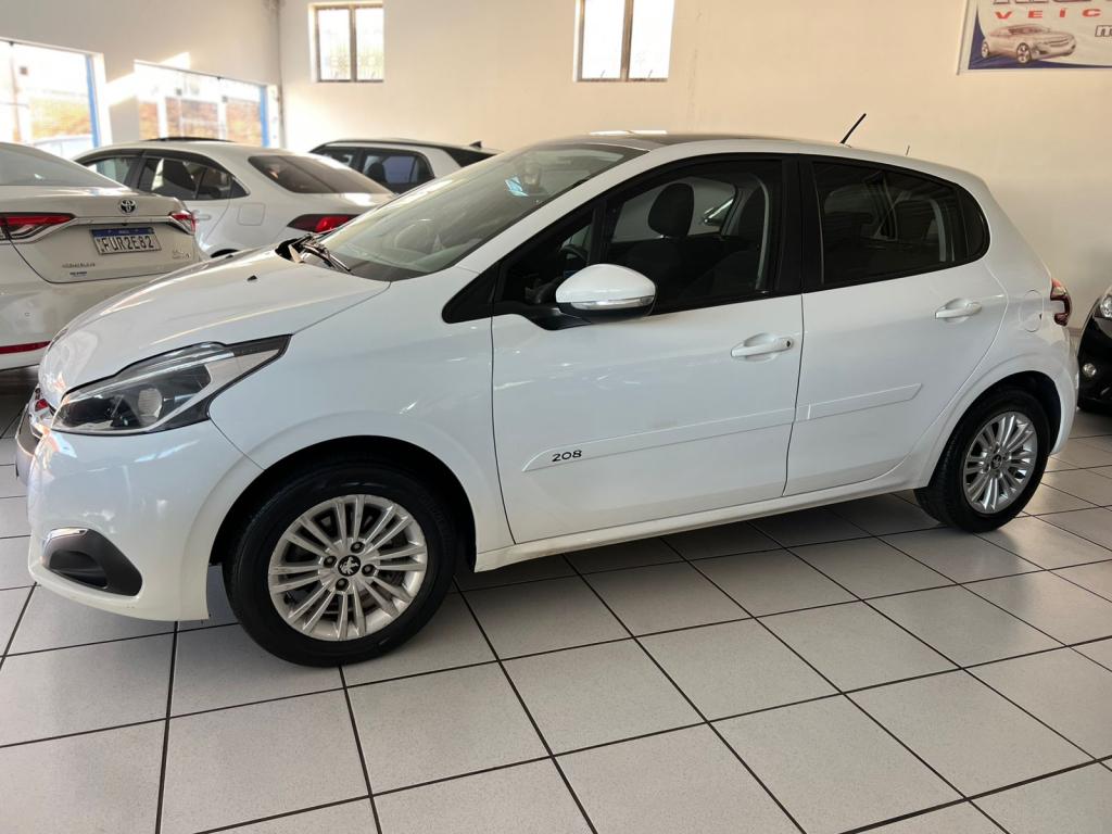 PEUGEOT 208 - Foto