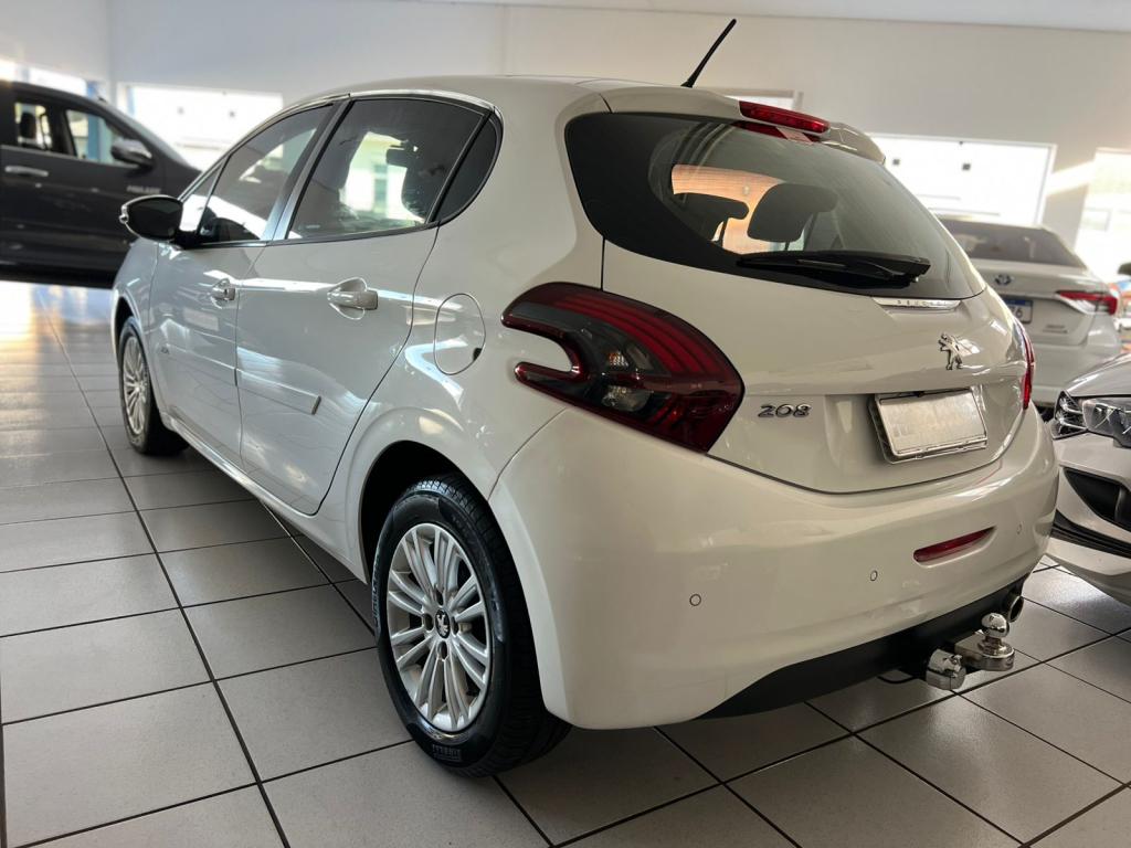 PEUGEOT 208 - Foto