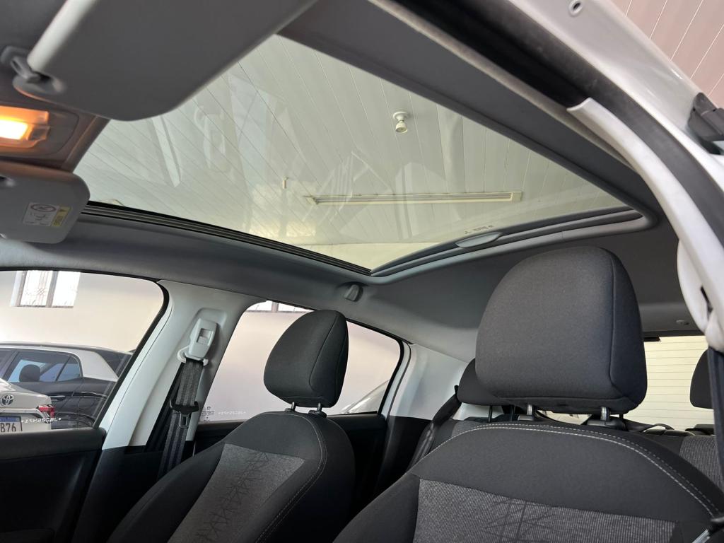 PEUGEOT 208 - Foto