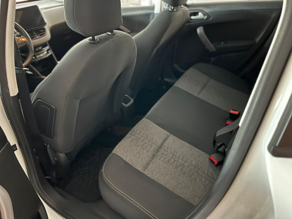 PEUGEOT 208 - Foto