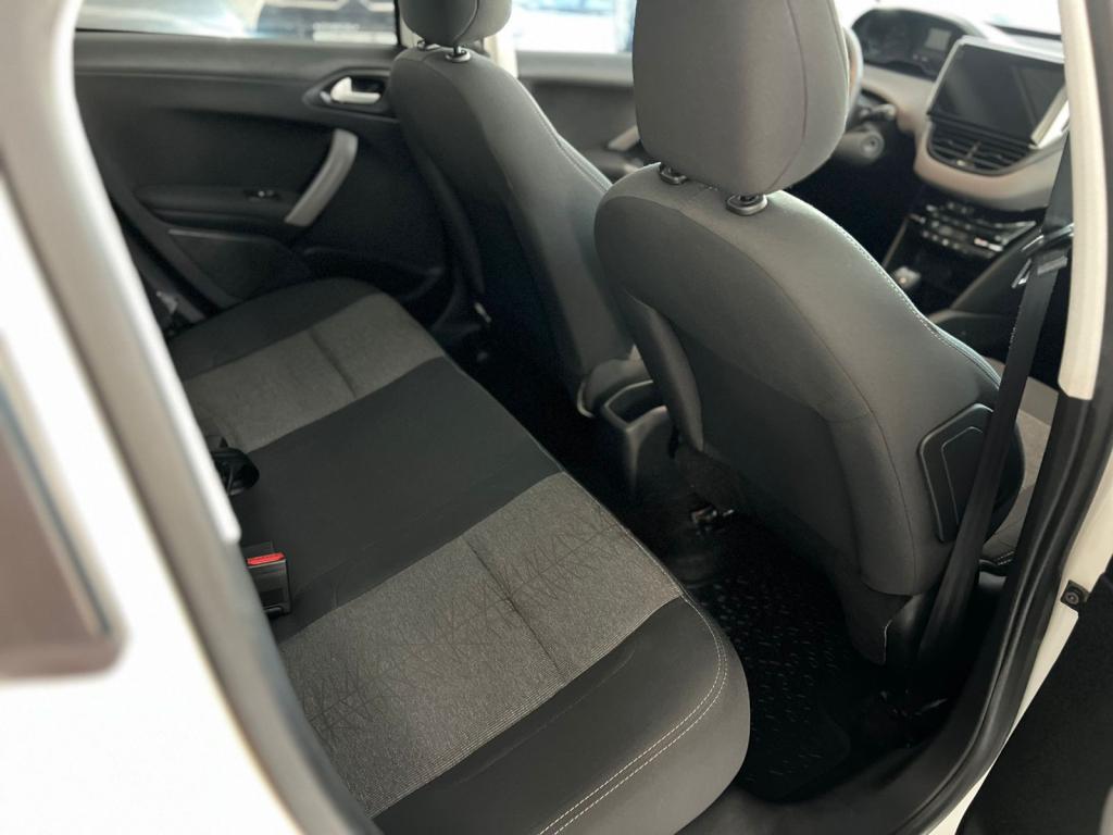 PEUGEOT 208 - Foto