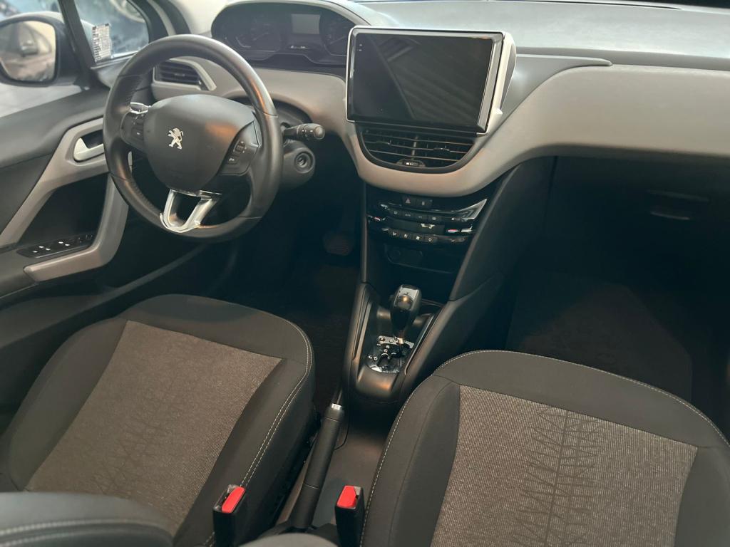 PEUGEOT 208 - Foto