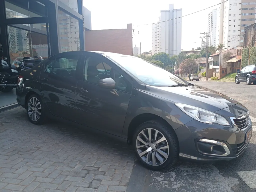 PEUGEOT 408 Sedan - Foto