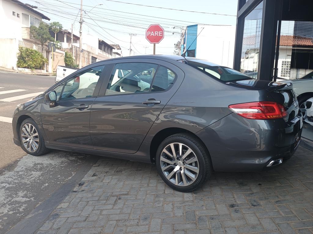 PEUGEOT 408 Sedan - Foto