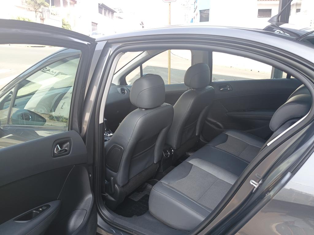 PEUGEOT 408 Sedan - Foto
