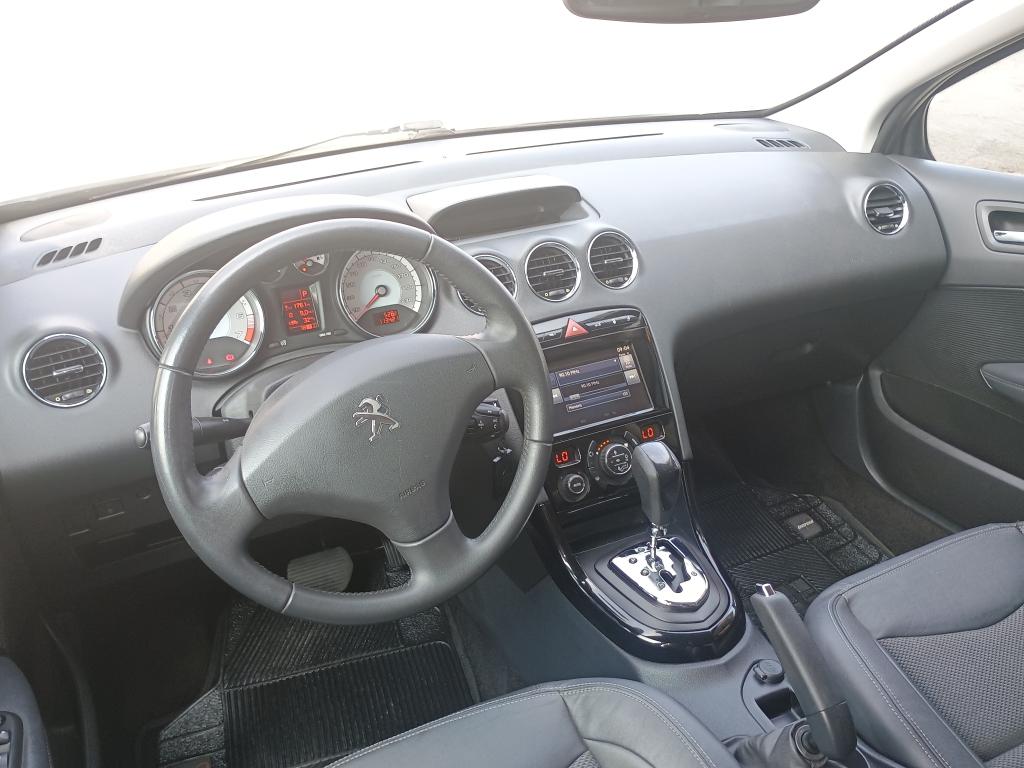 PEUGEOT 408 Sedan - Foto