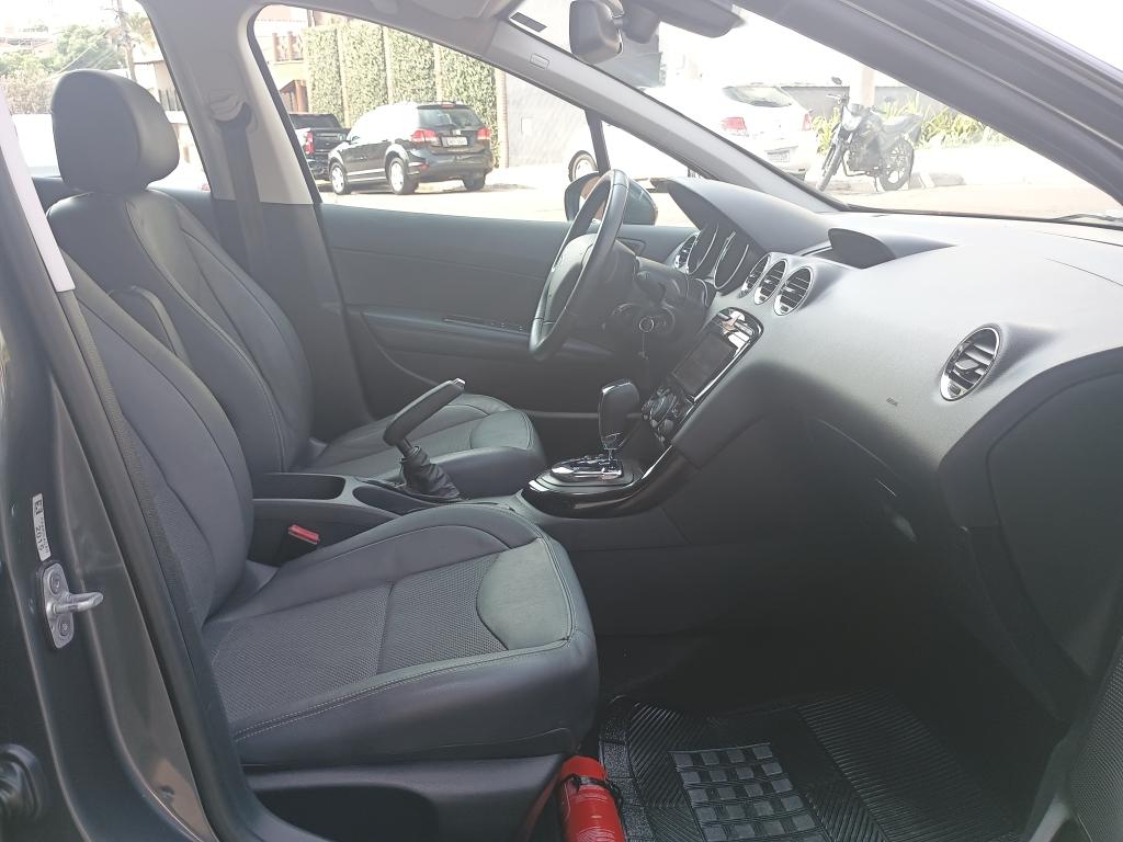 PEUGEOT 408 Sedan - Foto