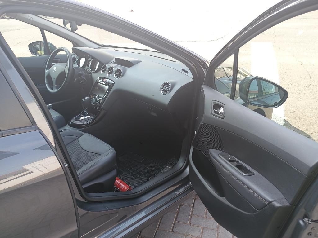 PEUGEOT 408 Sedan - Foto