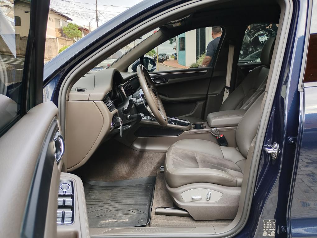 PORSCHE Macan - Foto