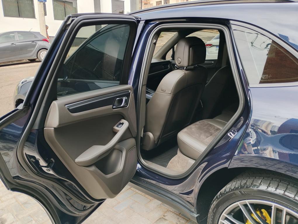 PORSCHE Macan - Foto