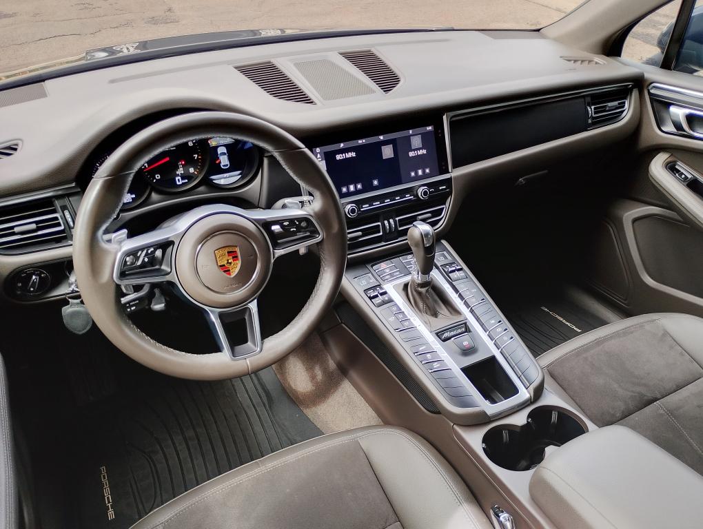 PORSCHE Macan - Foto