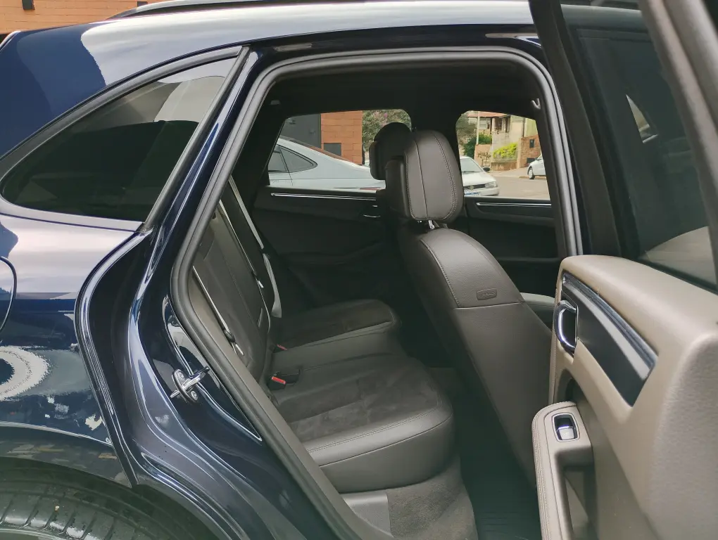 PORSCHE Macan - Foto