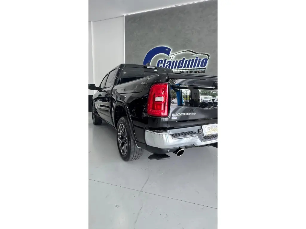 RAM 1500 - Foto