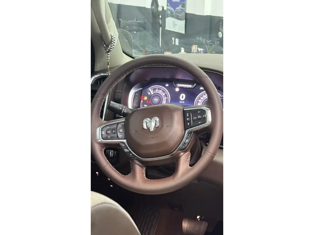 RAM 1500 - Foto