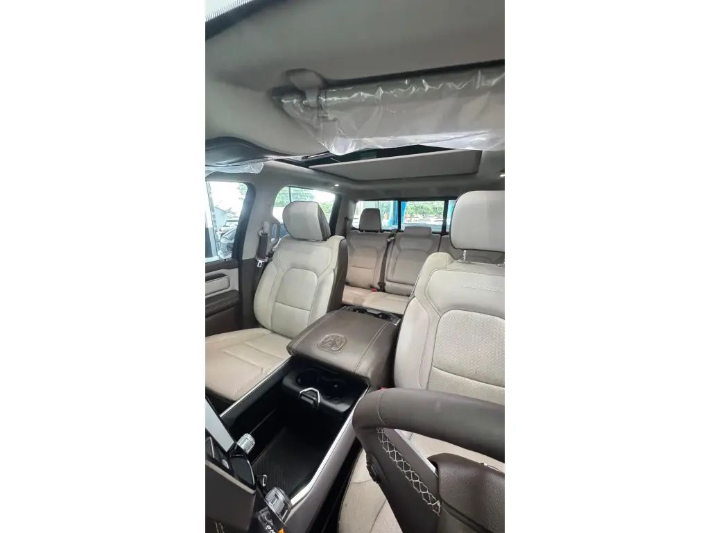 RAM 1500 - Foto