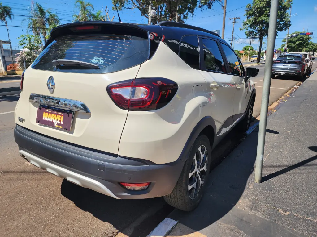 RENAULT Captur - Foto