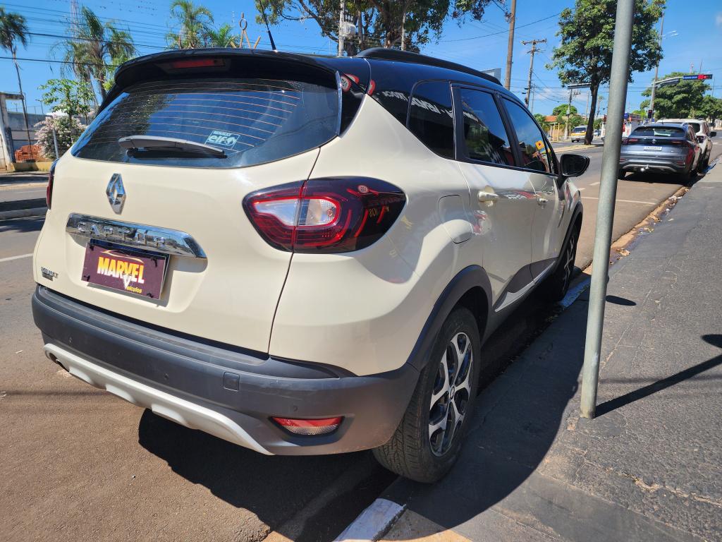 RENAULT Captur - Foto