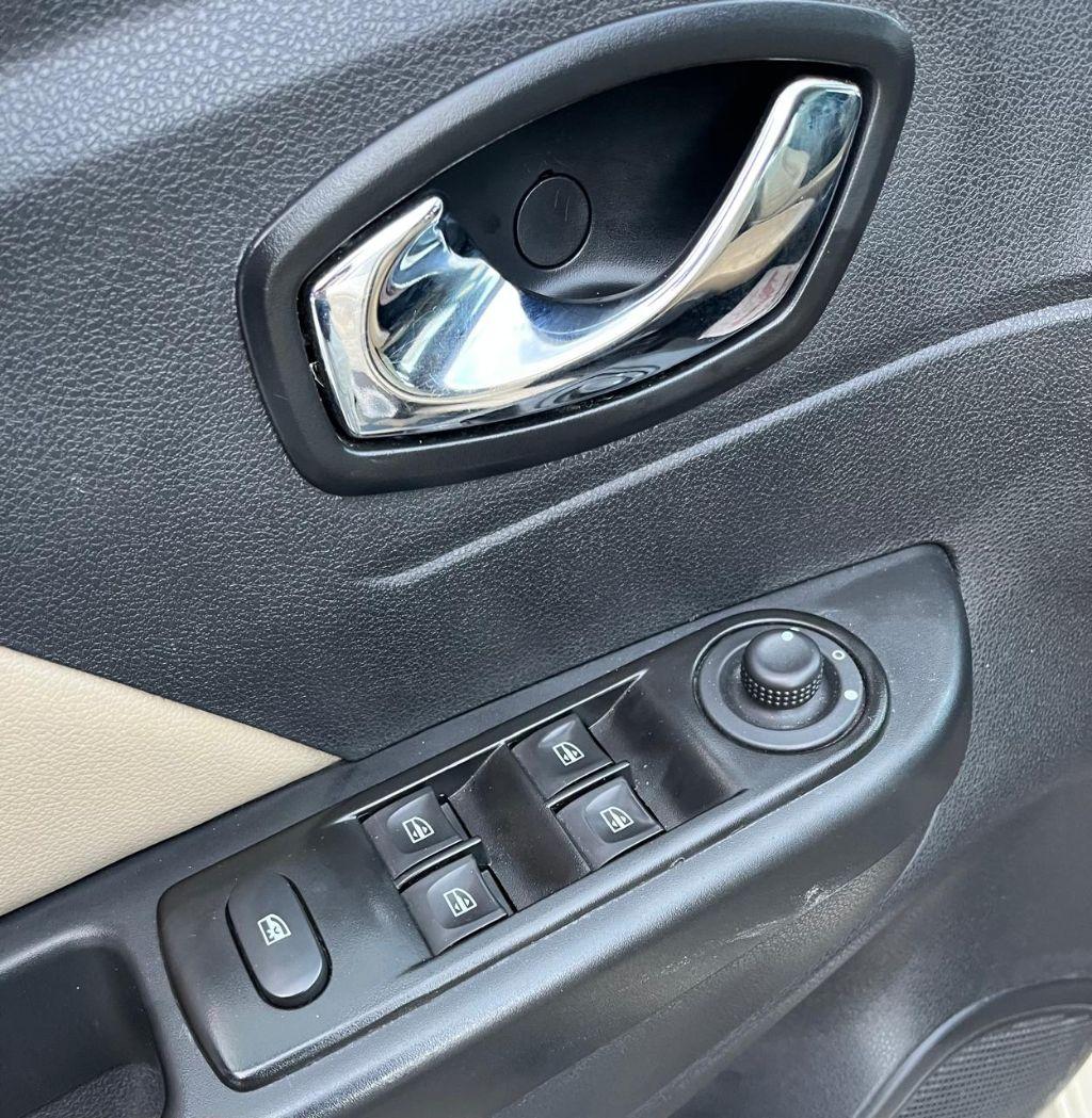 RENAULT Captur - Foto
