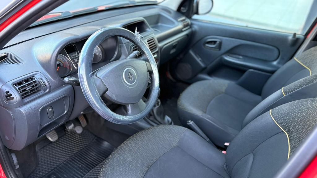 RENAULT Clio Hatch - Foto