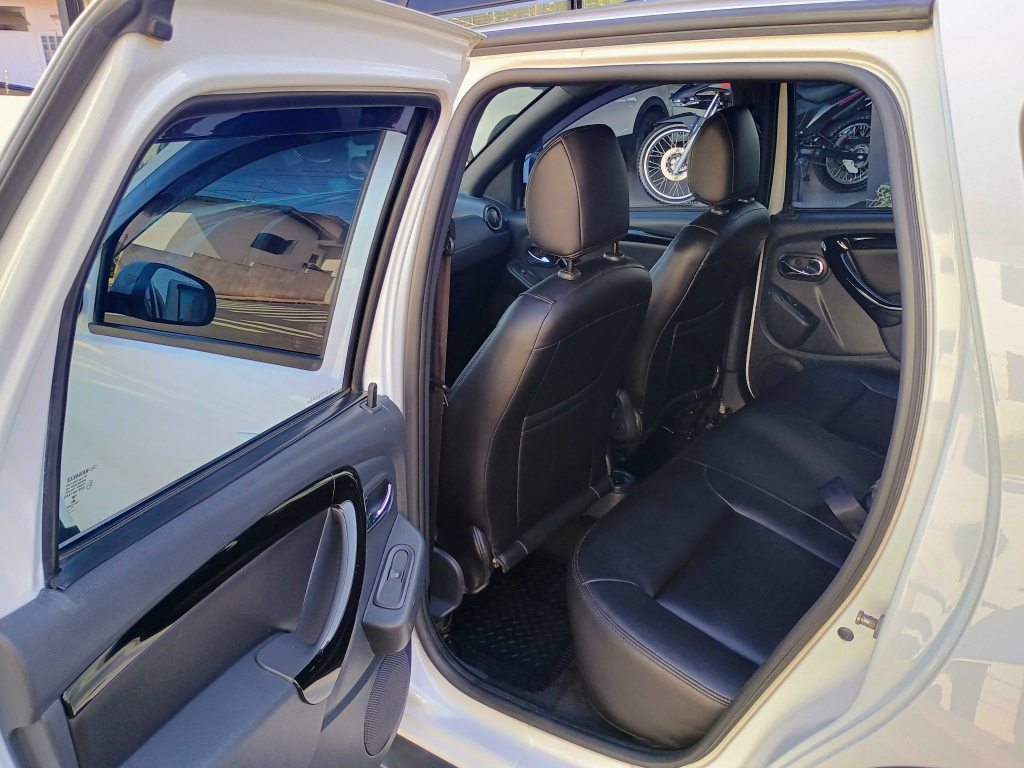 RENAULT Duster - Foto