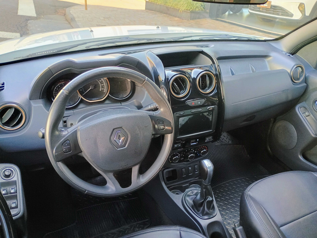 RENAULT Duster - Foto