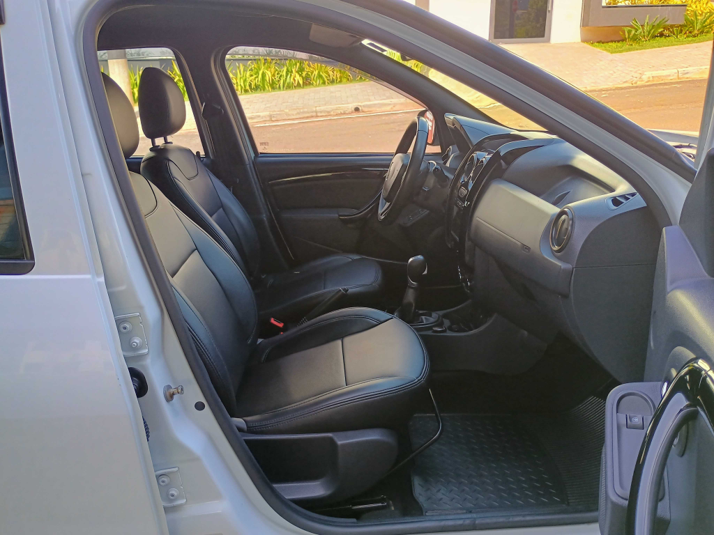 RENAULT Duster - Foto
