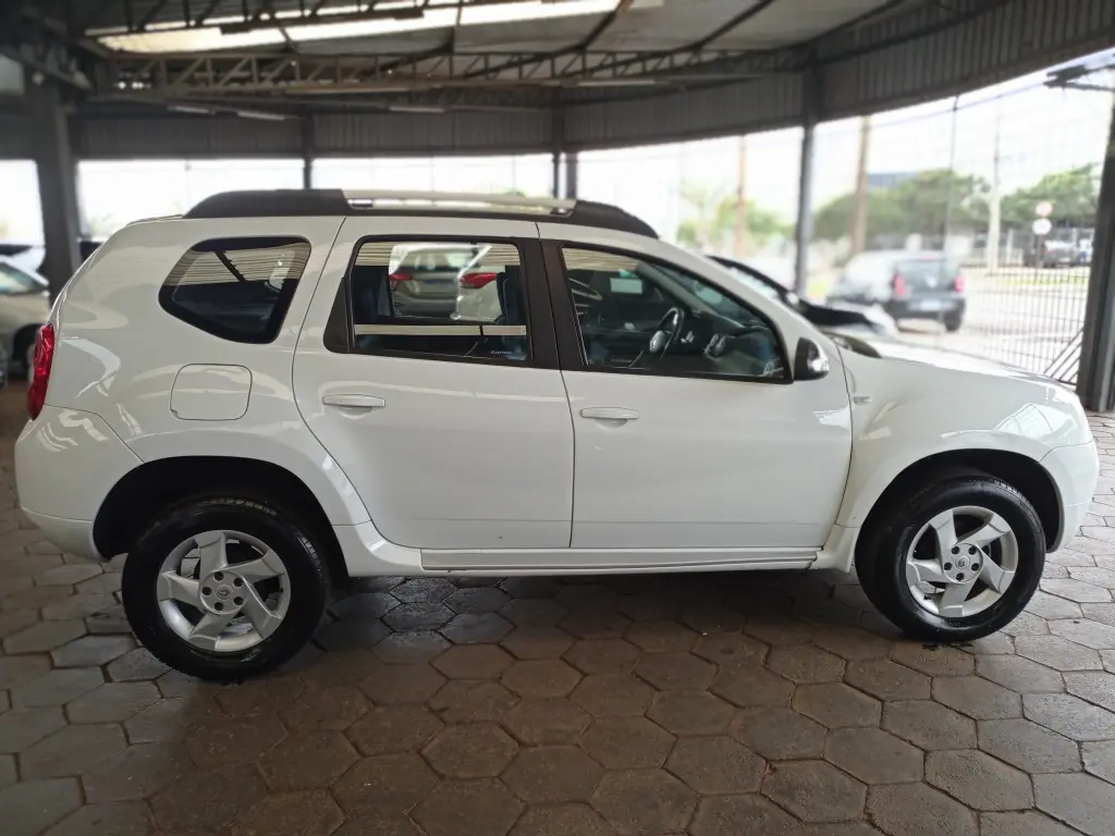 RENAULT Duster - Foto